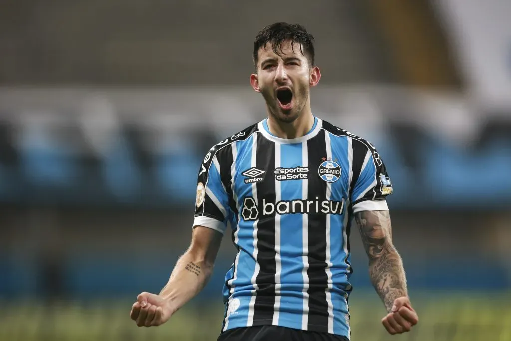 Palmeiras oferece atacante ao Grêmio na negociação por Villasanti Palmeiras oferece atacante ao Grêmio na negociação por Villasanti