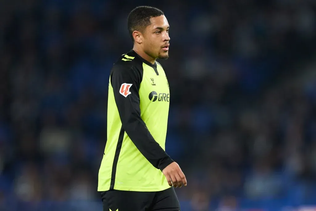 Vitor Roque no duelo diante da Real Sociedad (Photo by Juan Manuel Serrano Arce/Getty Images)