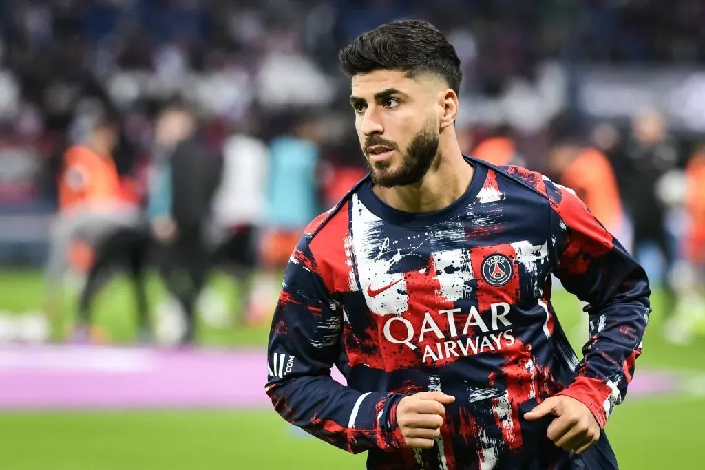 Marco Asensio no aquecimento do PSG. Foto: IMAGO / ABACAPRESS.