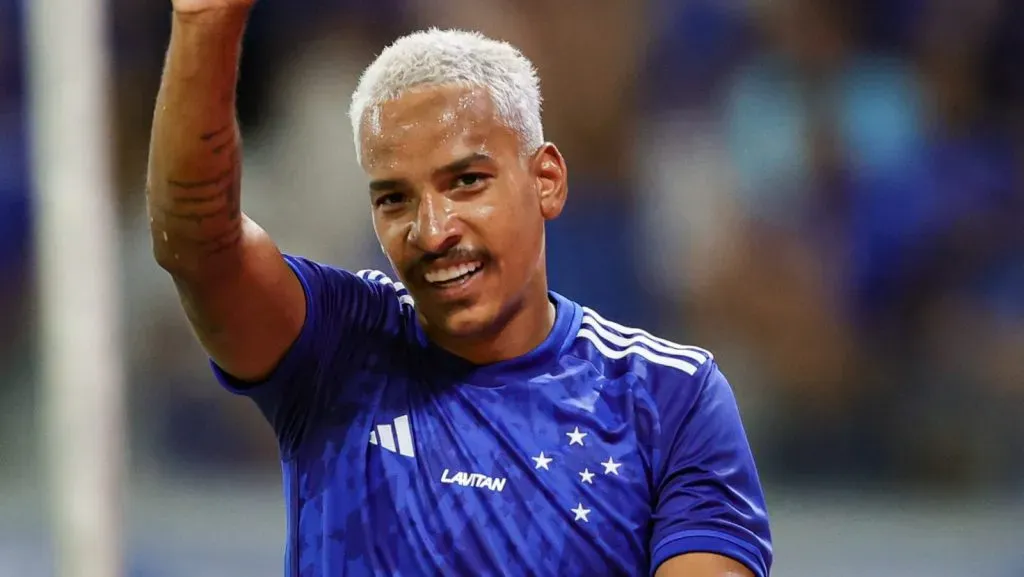Rival do Cruzeiro tenta acordo com Matheus Pereira, que pertence ao Al-Hilal. Foto: Gilson Lobo/AGIF