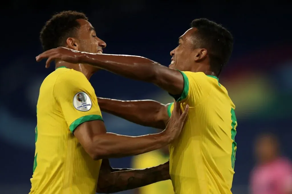 Danilo e Alex Sandro, que atua no Flamengo, pela Seleção Brasileira. (Photo by Buda Mendes/Getty Images)