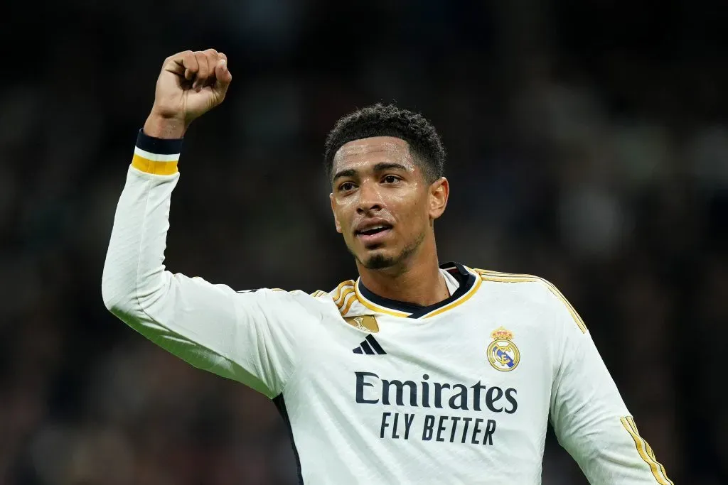 Bellingham em campo com o Real Madrid. (Photo by Angel Martinez/Getty Images)