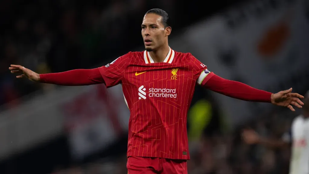 Virgil van Dijk em partida do Liverpool na Premier League (Foto: IMAGO / Visionhaus)