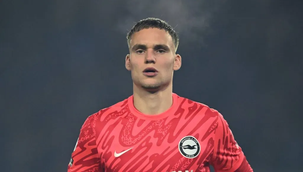 Bart Verbruggen em partida pelo Brighton (IMAGO / Pro Sports Images)