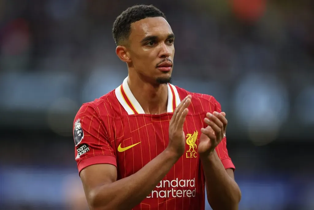 Alexander-Arnold é peça fundamentla no elenco do Liverpool (Photo by Michael Steele/Getty Images)