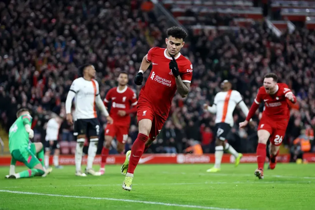 Luis Díaz é peça fundamental no elenco do Liverpool (Photo by Clive Brunskill/Getty Images)