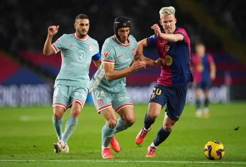 Olmo é alvo do City. (Photo by Alex Caparros/Getty Images)