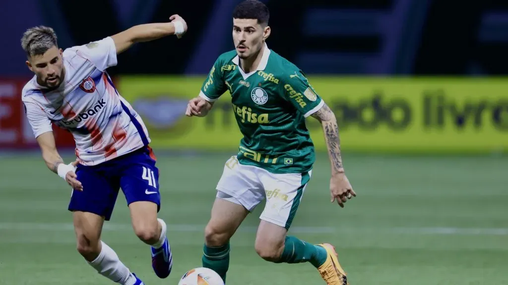 Rômulo em campo pelo Palmeiras