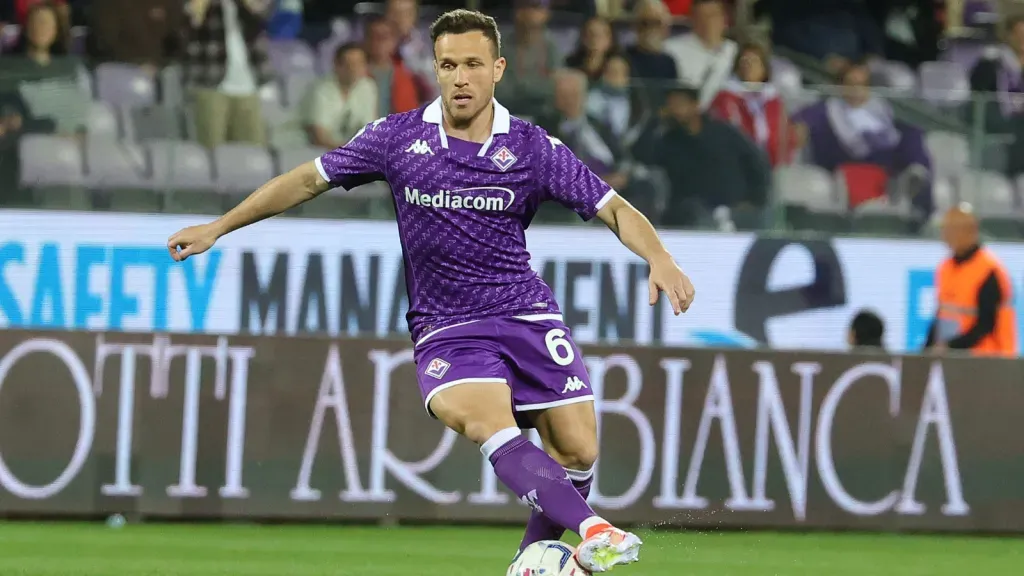 Arthur Melo em partida pela Fiorentina (Photo by Gabriele Maltinti/Getty Images)