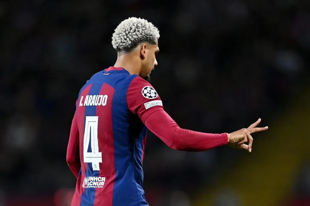 Araújo vê saída do Barcelona com bons olhos. (Photo by David Ramos/Getty Images)
