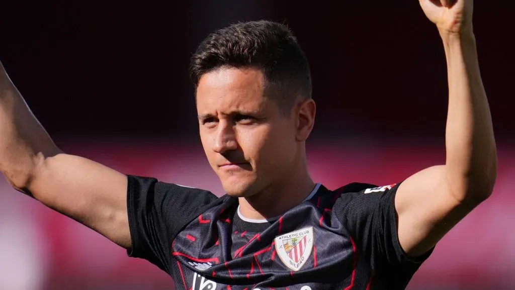 Ander Herrera, do Athletic Club, comemora após a partida da LaLiga Santander entre UD Almería e Athletic Club no Juegos Mediterráneos, em 22 de abril de 2023, em Almeria, Espanha. (Foto: Aitor Alcalde/Getty Images)