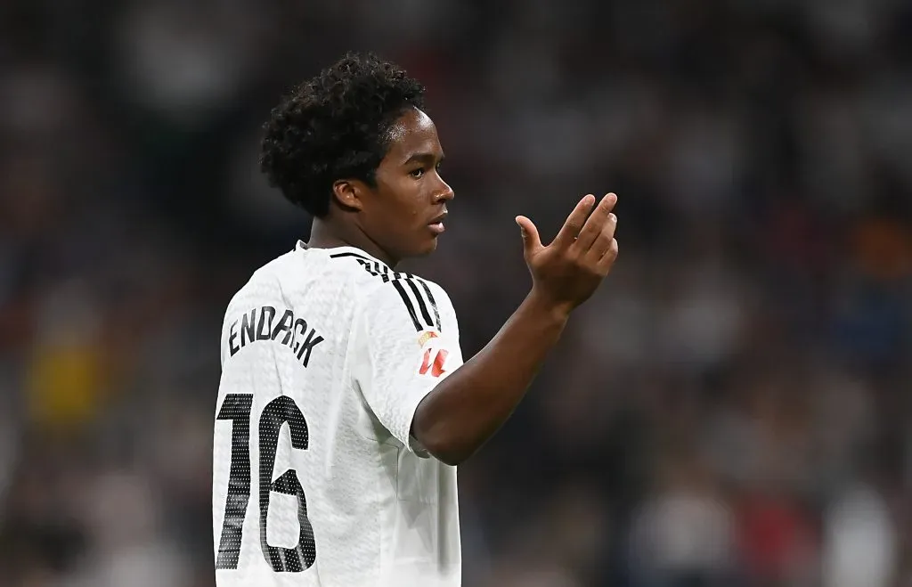 Endrick enfrentando o Alavés (Photo by Denis Doyle/Getty Images)