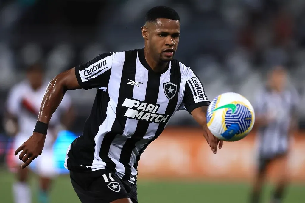 Júnior Santos pode deixar o Botafogo (Photo by Buda Mendes/Getty Images)