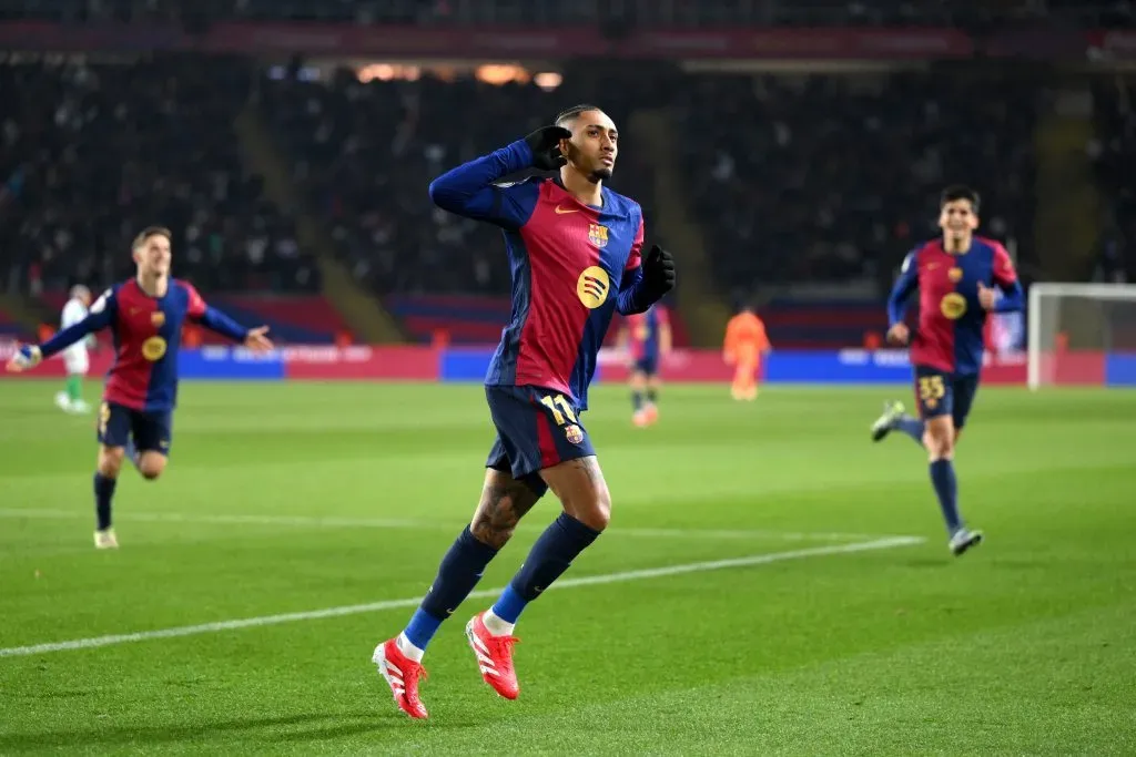 Raphinha vive grande fase no Barcelona. (Photo by David Ramos/Getty Images)