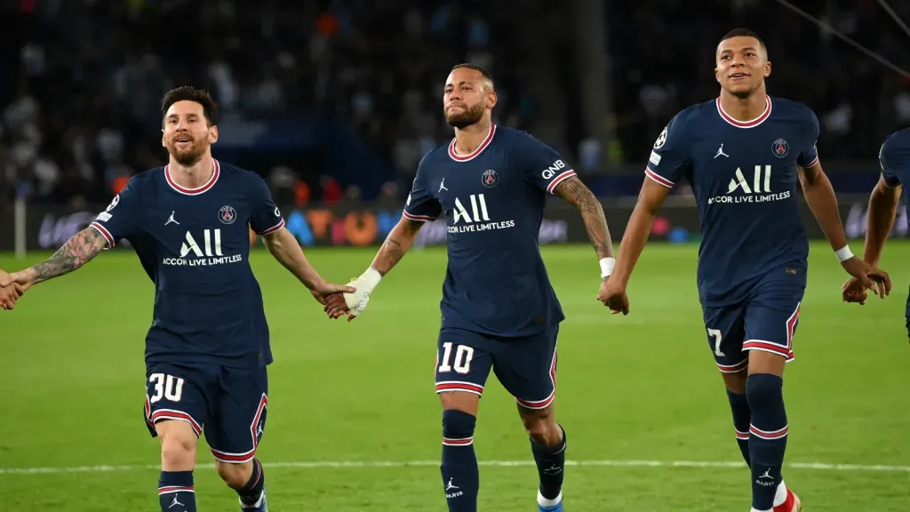Kylian Mbappé, Neymar e Messi pelo PSG (Photo by Matthias Hangst/Getty Images)