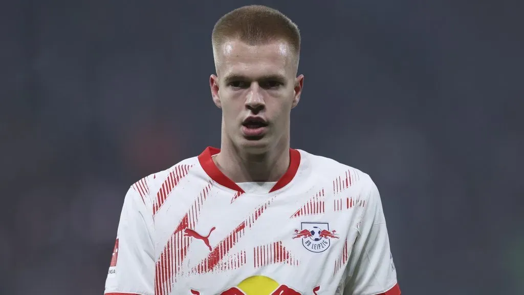 Arthur Vermeeren jogando pelo RB Leipzig. Foto: Maja Hitij/Getty Images