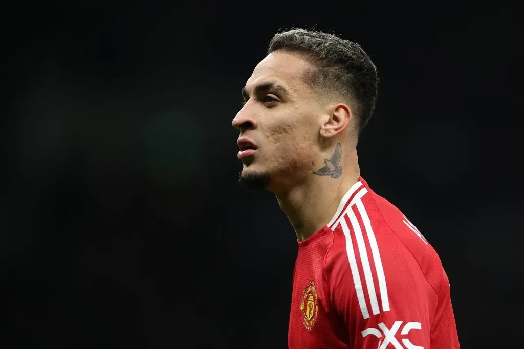 Antony em campo pelo Manchester United  (Photo by Alex Pantling/Getty Images)