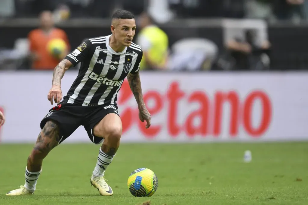 Guilherme Arana em ação pelo Atlético Mineiro. (Photo by Pedro Vilela/Getty Images)