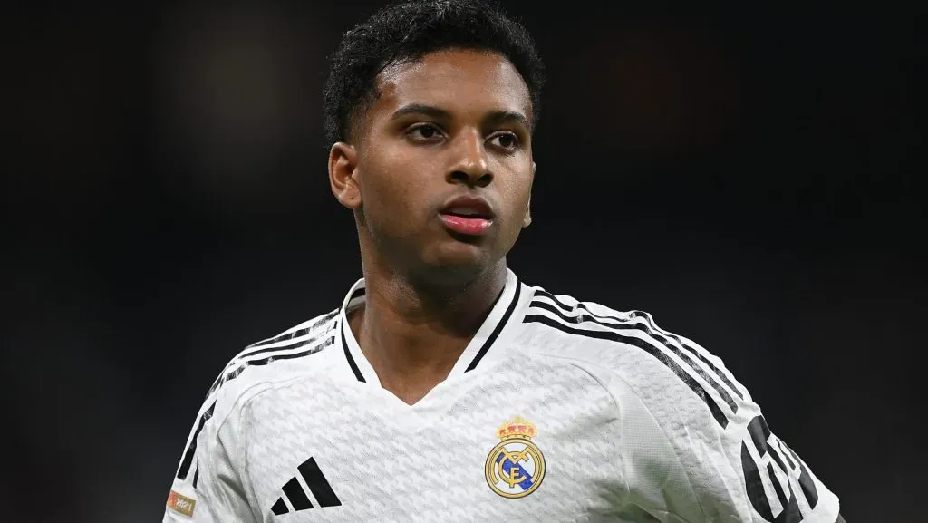 Caso Rodrygo e mais dois jogadores do Real Madrid não derem um salto de qualidade, suas situações podem mudar, segundo o portal Fichajes (Photo by Denis Doyle/Getty Images)