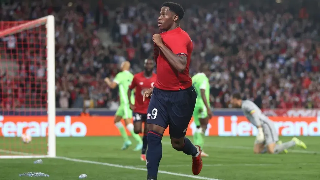 Jonatan David comemorando gol. Foto: Lars Baron/Getty Images