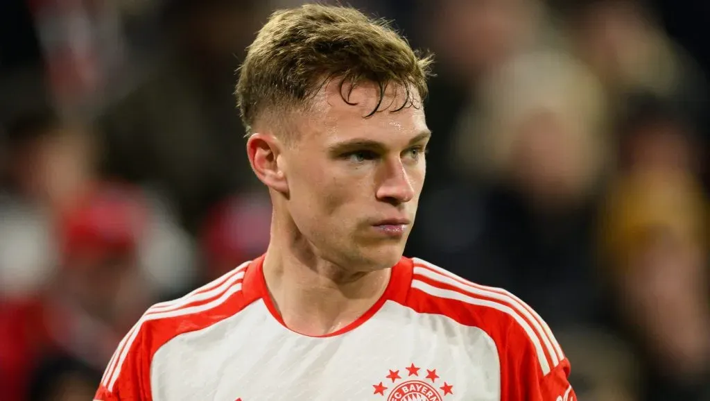 Joshua Kimmich, do Bayern de Munique, é alvo do Barcelona, Manchester City e Real Madrid. Ele deve renovar (Photo by Matthias Hangst/Getty Images)