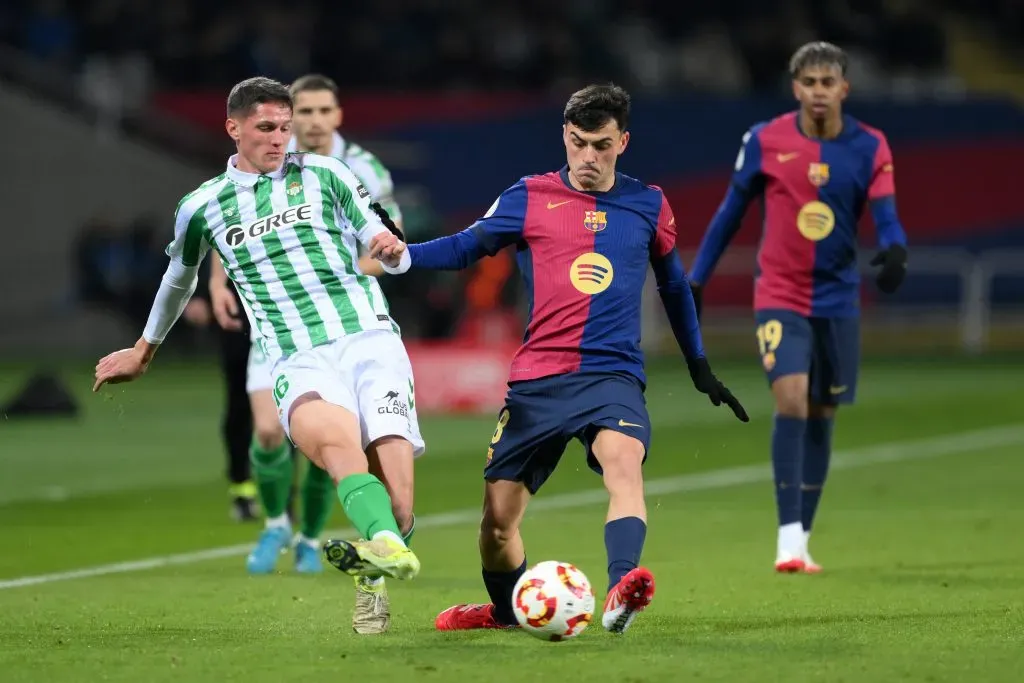 Pedri em ação pelo Barcelona. (Photo by David Ramos/Getty Images)