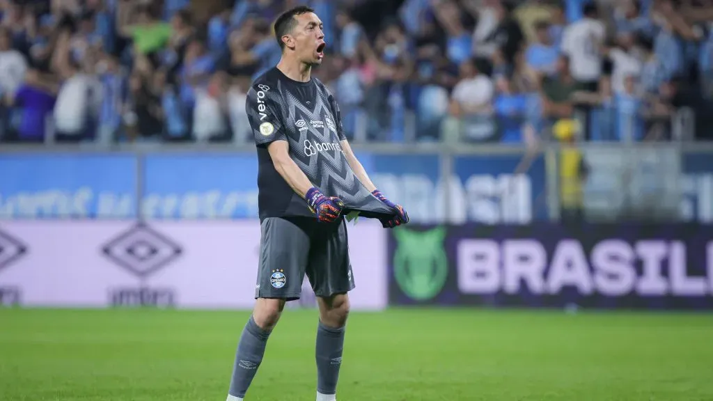 Marchesín em jogo do Grêmio. Foto: Maxi Franzoi/AGIF