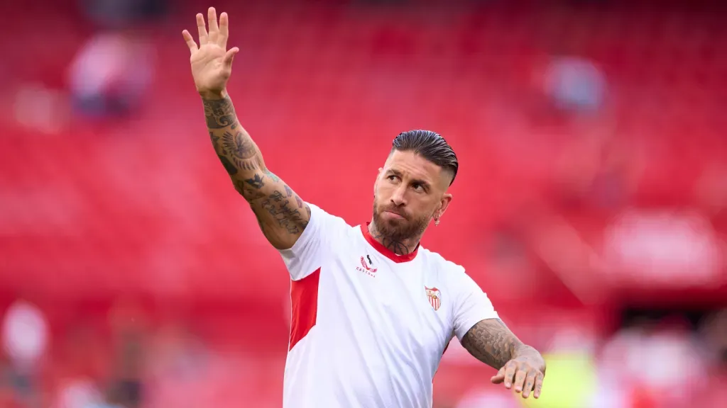 Sergio Ramos vestindo a camisa do Sevilla (Photo by Fran Santiago/Getty Images)