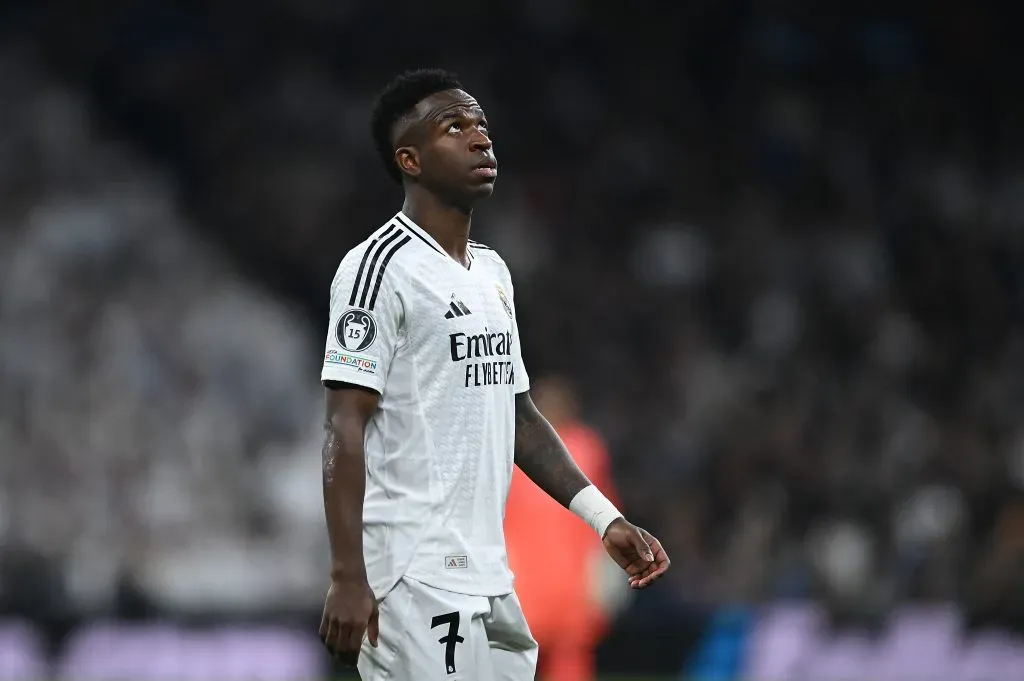 Vinicius Jr em ação pelo Real Madrid. (Photo by Denis Doyle/Getty Images)