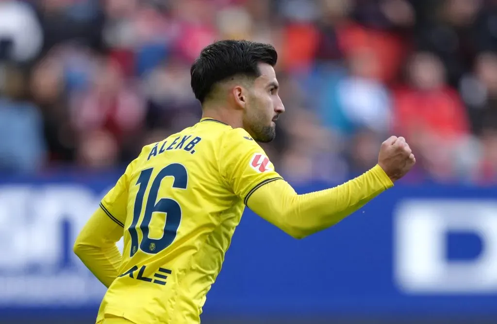 Álex Baena, do Villarreal também é um alvo do Al-Ahli (Photo by Juan Manuel Serrano Arce/Getty Images)