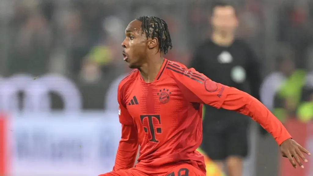 Mathys Tel em campo pelo Bayern de Munique (Sebastian Widmann/Getty Images)