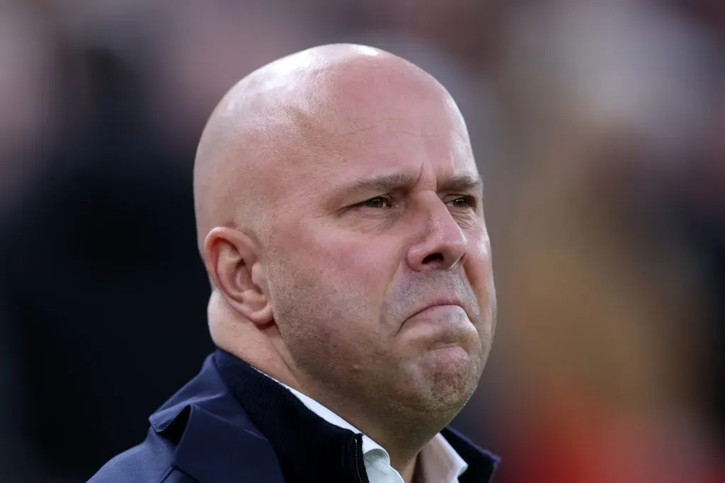 Arne Slot é técnico do Liverpool (Photo by Alex Livesey/Getty Images)