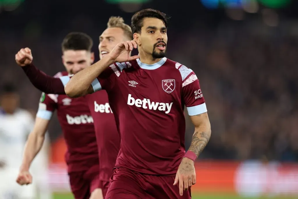 Lucas Paquetá celebrando gol pelo West Ham. (Photo by Julian Finney/Getty Images)