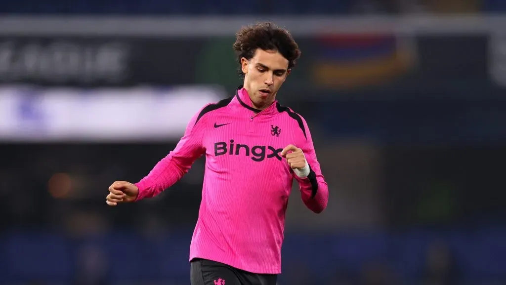 João Félix em aquecimento pelo Chelsea (Ryan Pierse/Getty Images)