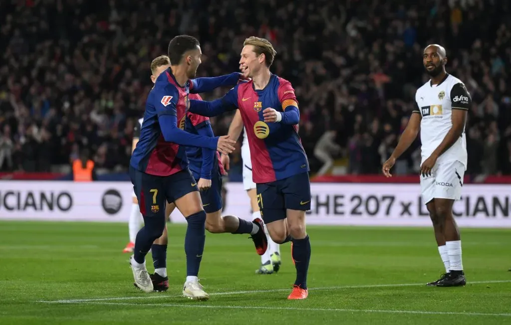 De Jong pretende ficar no Barcelona. (Photo by David Ramos/Getty Images)