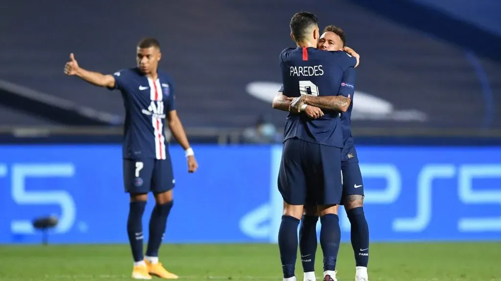 Neymar e Paredes atuando juntos no PSG. Foto: David Ramos/Getty Images