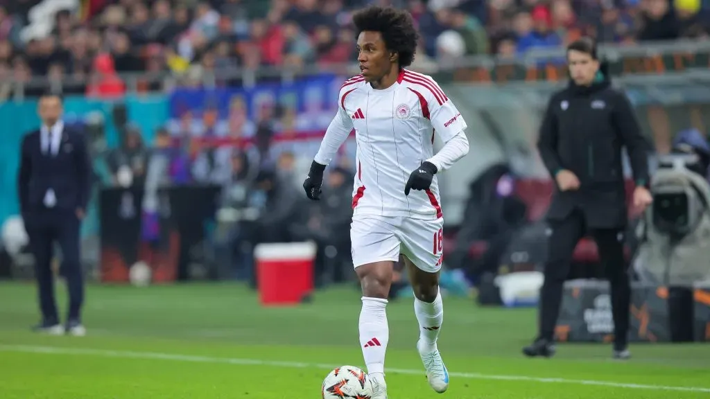 Willian em jogo do Olympiacos. Foto: Vasile Mihai-Antonio/Getty Images