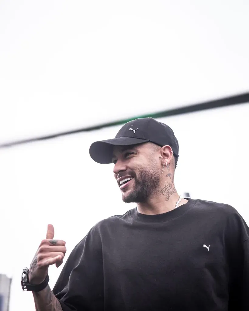 Neymar na chegada no CT do Santos, de helicóptero. Foto: Raul Baretta/ Santos FC.
