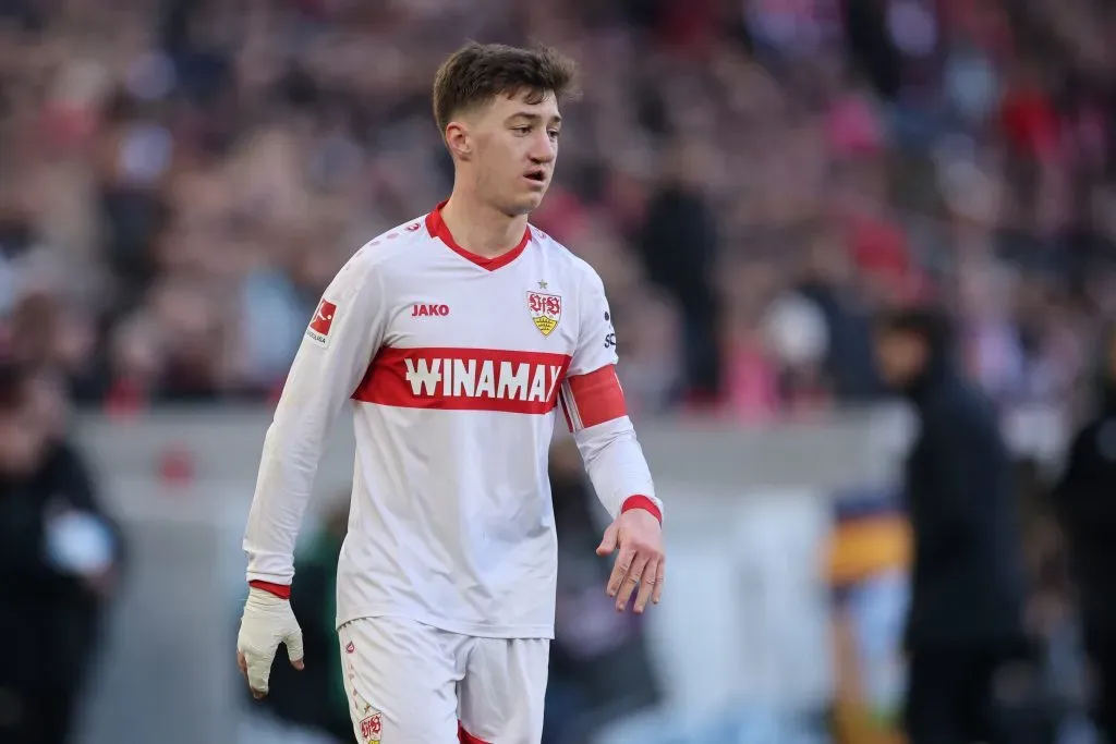 Além de De Jong, que é alvo do clube há algum tempo, Angelo Stiller é outro alvo que o Liverpool tem em sua lista de desejos para a próxima janela de transferências, segundo o portal CaughtOffside (Photo by Alex Grimm/Getty Images)