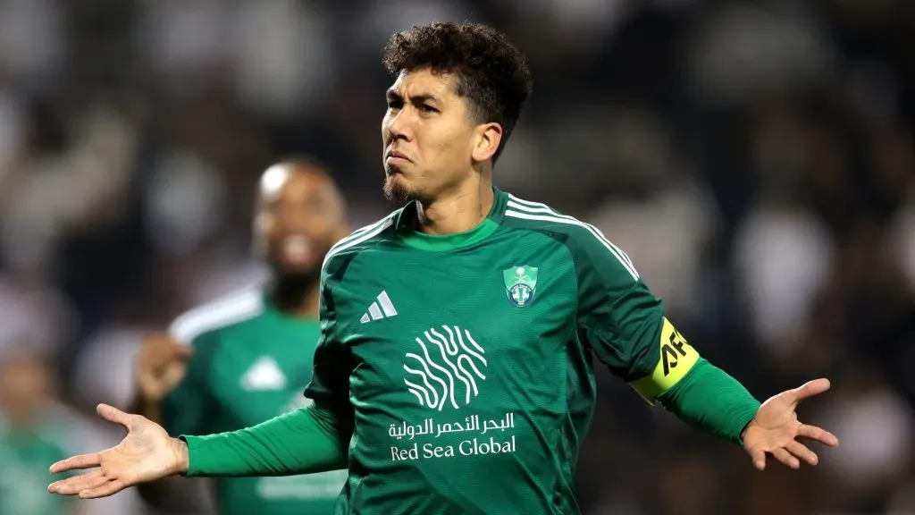 Firmino em jogo do Al-Ahli. Foto:  Mohamed Farag/Getty Images