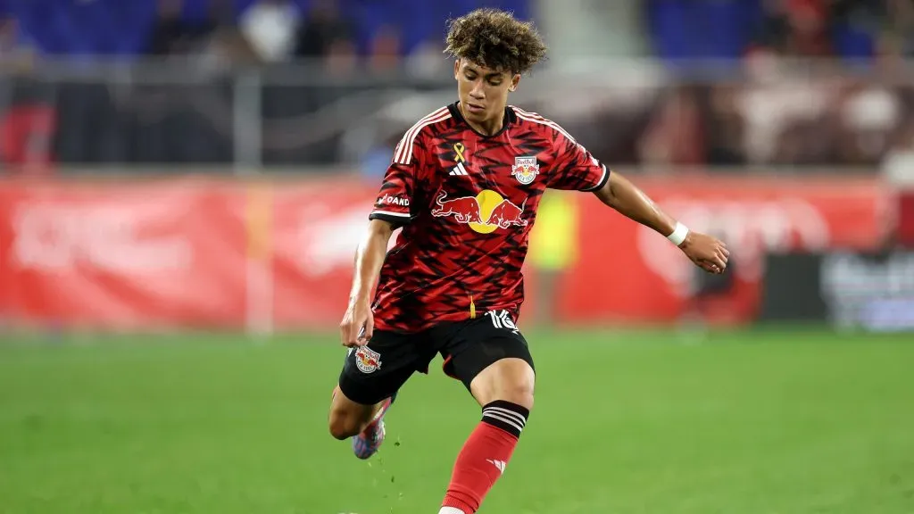 Julian Hall em jogo do NY Red Bulls. Foto: Luke Hales/Getty Images