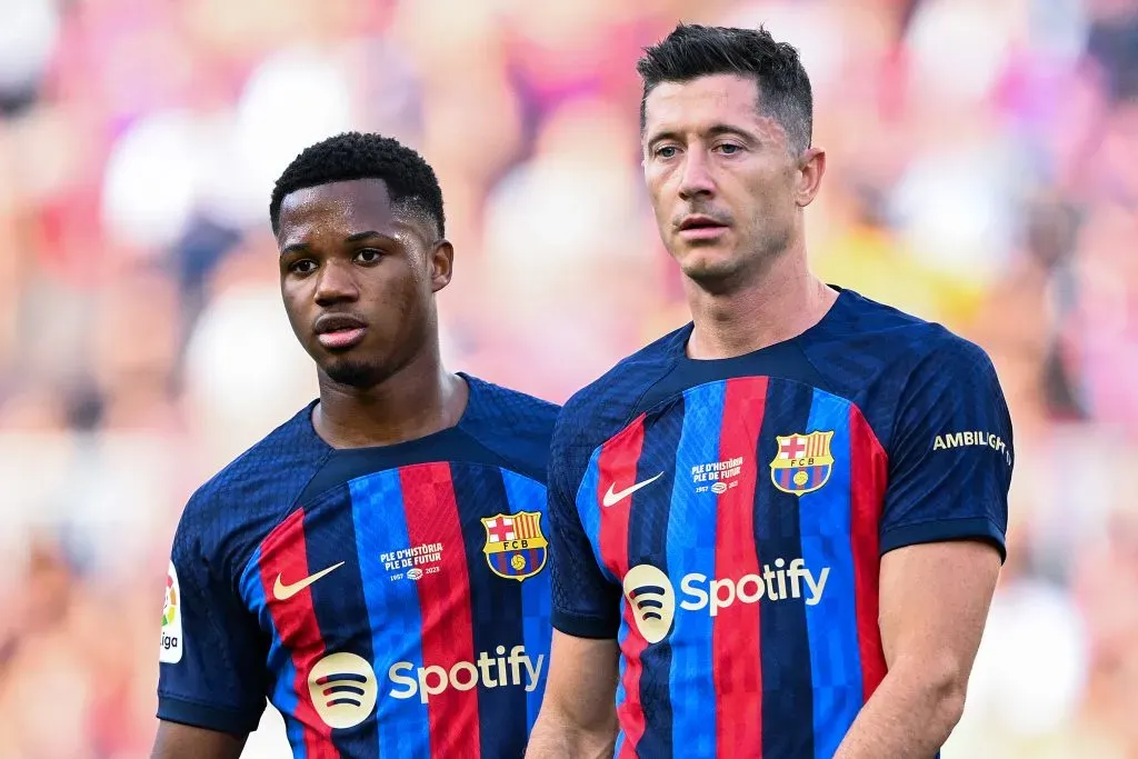 Lewandowski vem ajudando Ansu Fati no Barcelona (Photo by David Ramos/Getty Images)