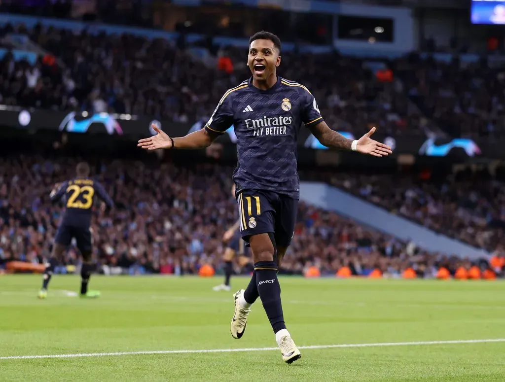 Rodrygo comemora gol pelo Real Madrid contra o Manchester City, em abril de 2024, pela Champions League. (Photo by Naomi Baker/Getty Images)