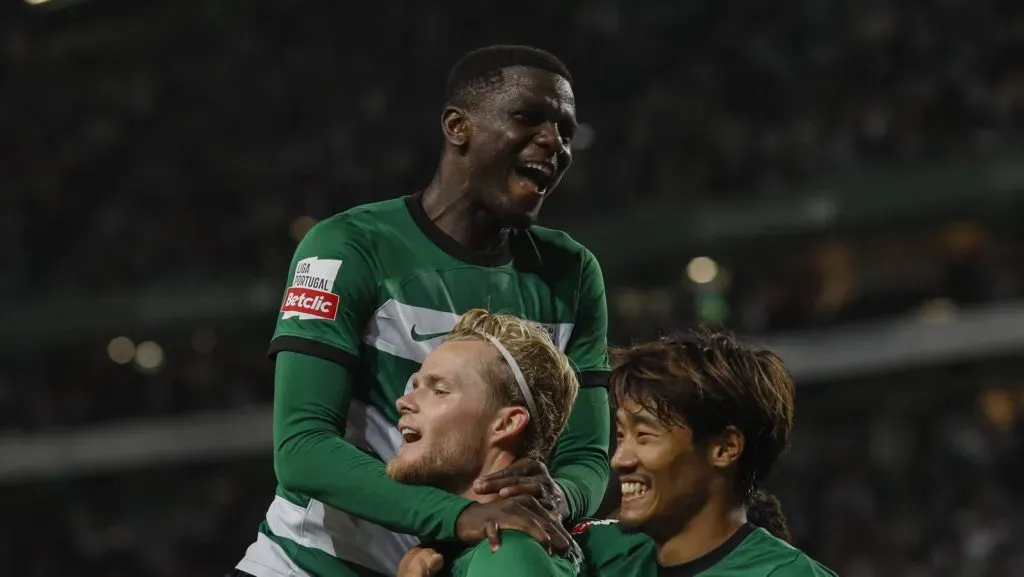 O Sporting Clube de Portugal recebeu o Moreirense Futebol Clube nesta noite no Estádio de Alvalade, em Lisboa, em jogo válido pela quinta rodada da Primeira Liga 2023/24. Ousmane Diomande, Hjulmand e Morita comemoram o 1-0. (Foto: IMAGO / Atlantico Press)