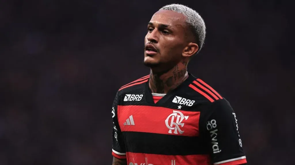 Wesley em ação pelo Flamengo. Foto: Ettore Chiereguini/AGIF