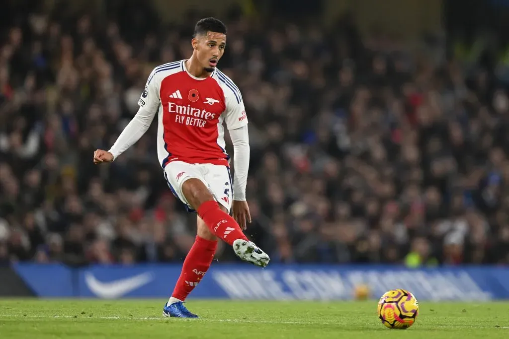 William Saliba, do Arsenal, é alvo do Real Madrid. (Photo by Mike Hewitt/Getty Images)