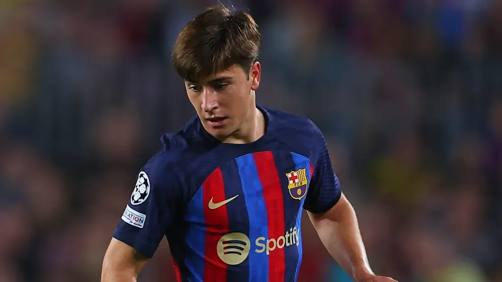 Pablo Torre em campo pelo Barcelona – (Foto: Eric Alonso/Getty Images)