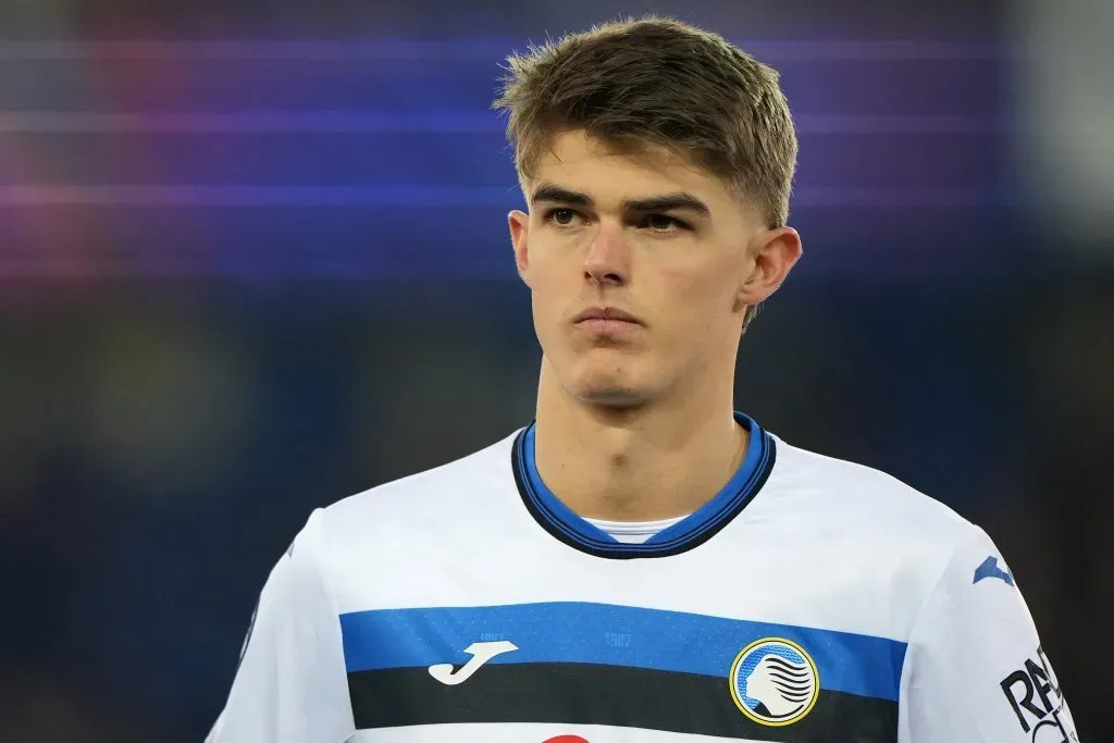 Charles De Ketelaere #17 of Atalanta (Photo by Alex Bierens de Haan/Getty Images)