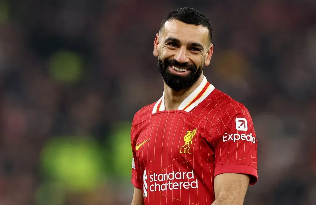 Salah aparece sorrindo