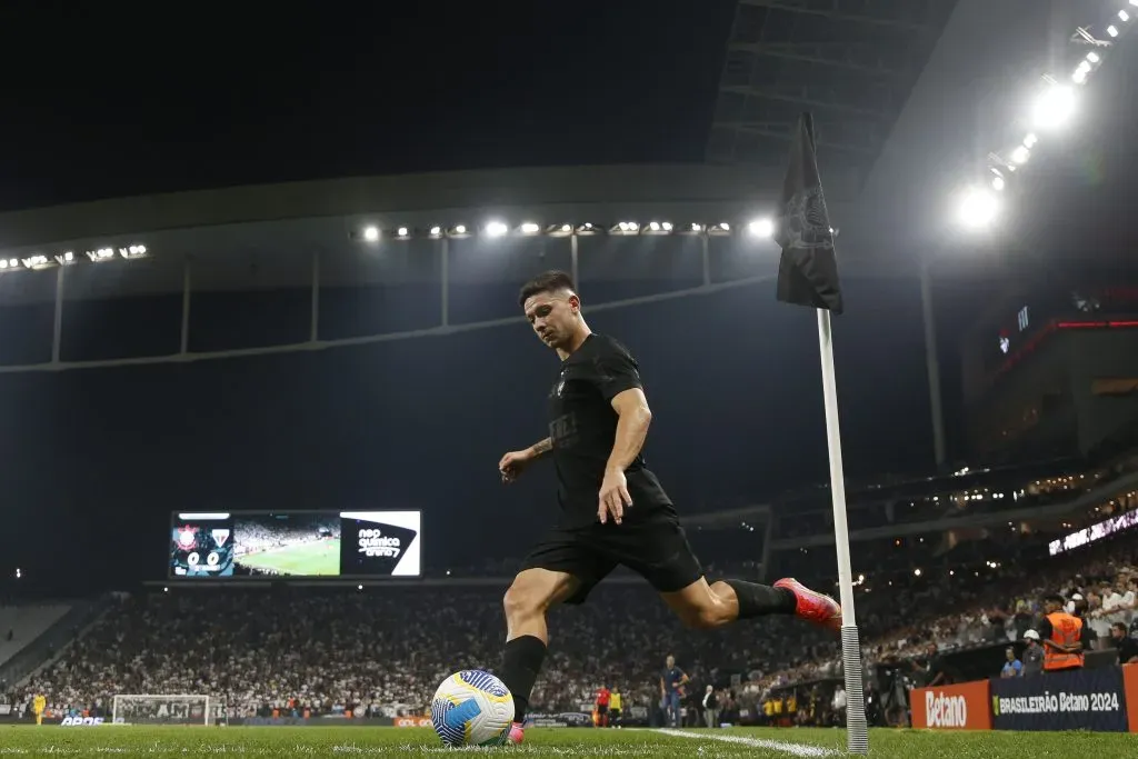 Rodrigo Garro em ação pelo Corinthians. (Photo by Miguel Schincariol/Getty Images)